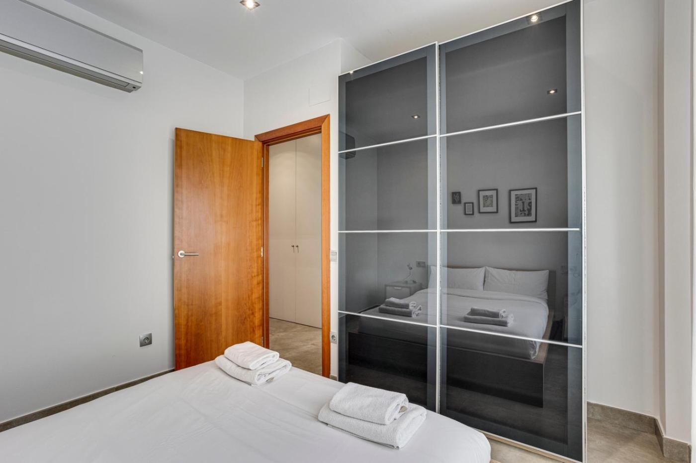 Urban Flats Vallirana Barcelona Exterior foto